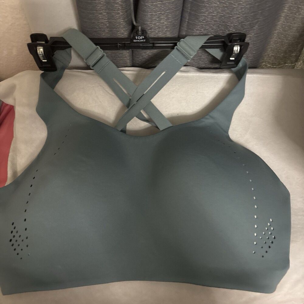 lululemon athletica Green Solid Crossback Sports Bra Adjustable Wireless Logo